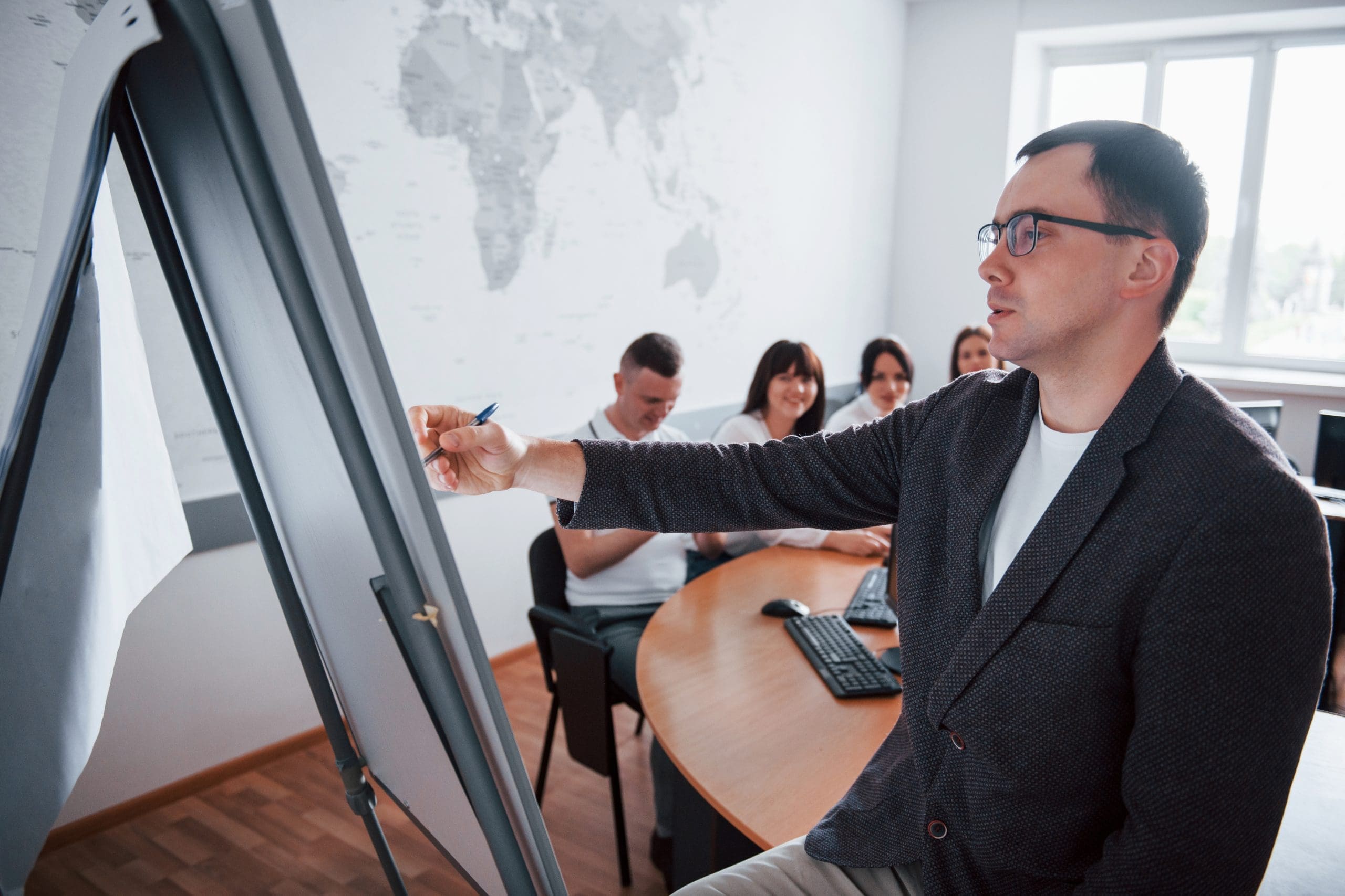 teaching process group people business conference modern classroom daytime scaled
